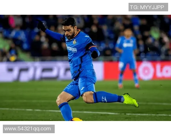 巴萨与西班牙人历史交锋记录分析及战绩回顾